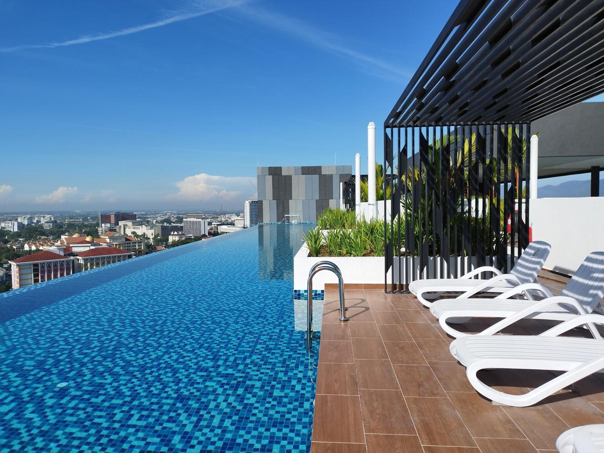 Horizon Skypool Town 4-11pax By Iwh *
