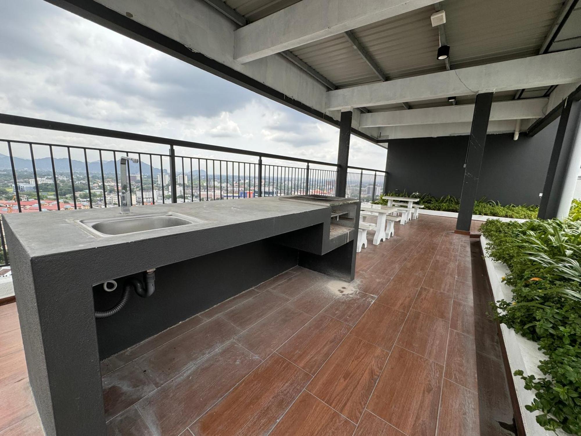 Apartment Horizon Skypool Town 4-11pax By Iwh *