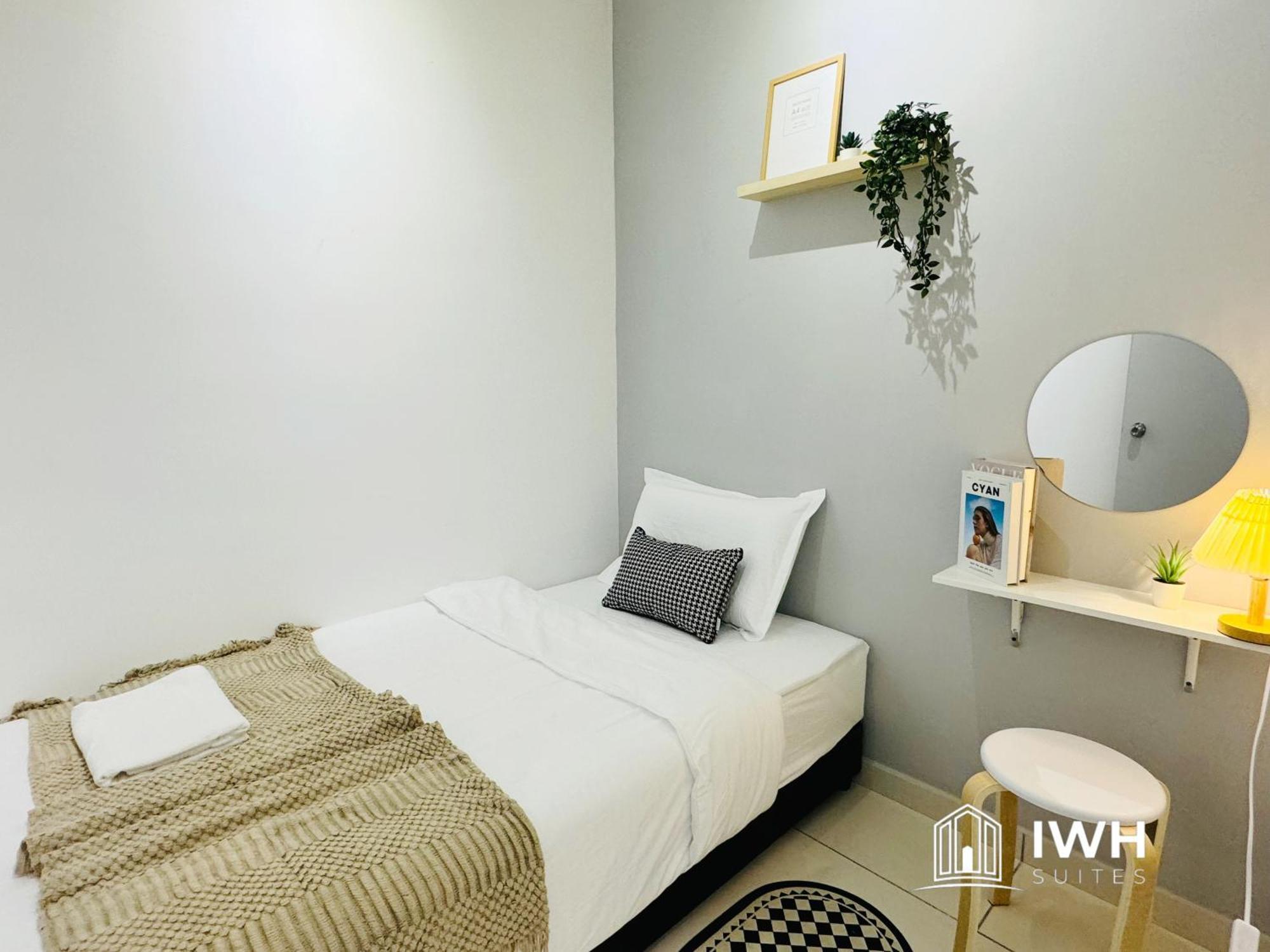 Apartment Horizon Skypool Town 4-11pax By Iwh Ipoh