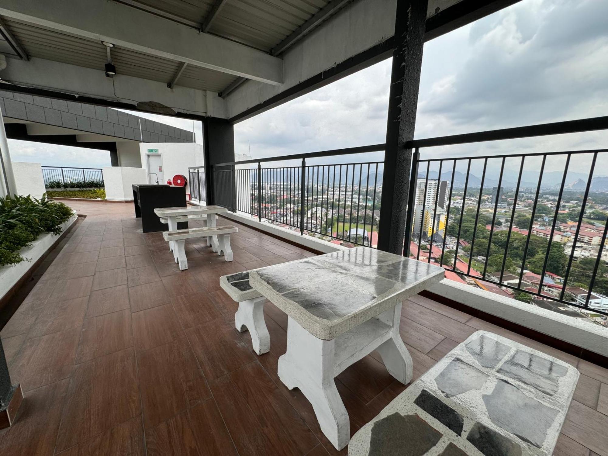 Horizon Skypool Town 4-11pax By Iwh Ipoh