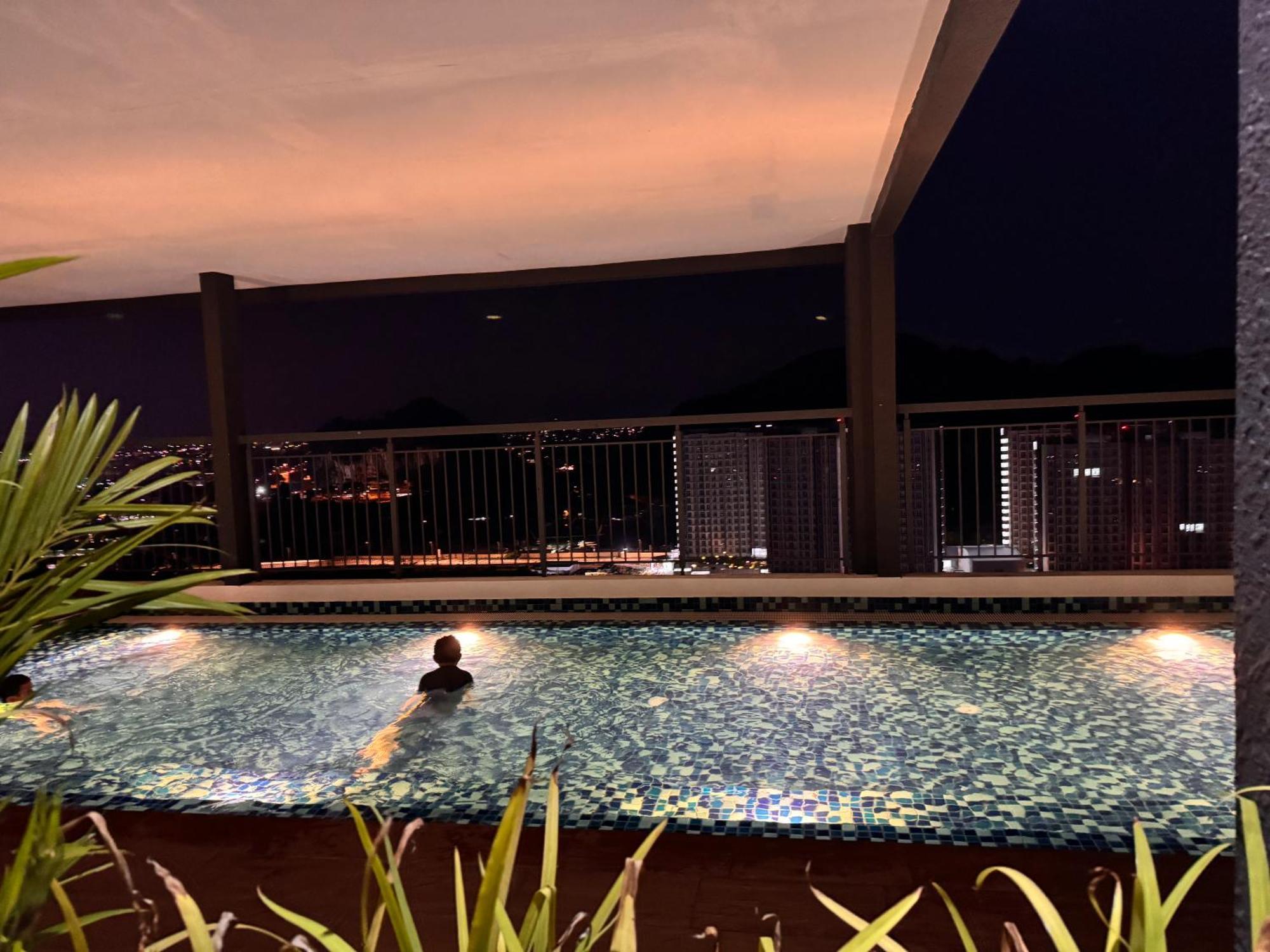 Horizon Skypool Town 4-11pax By Iwh * Ipoh