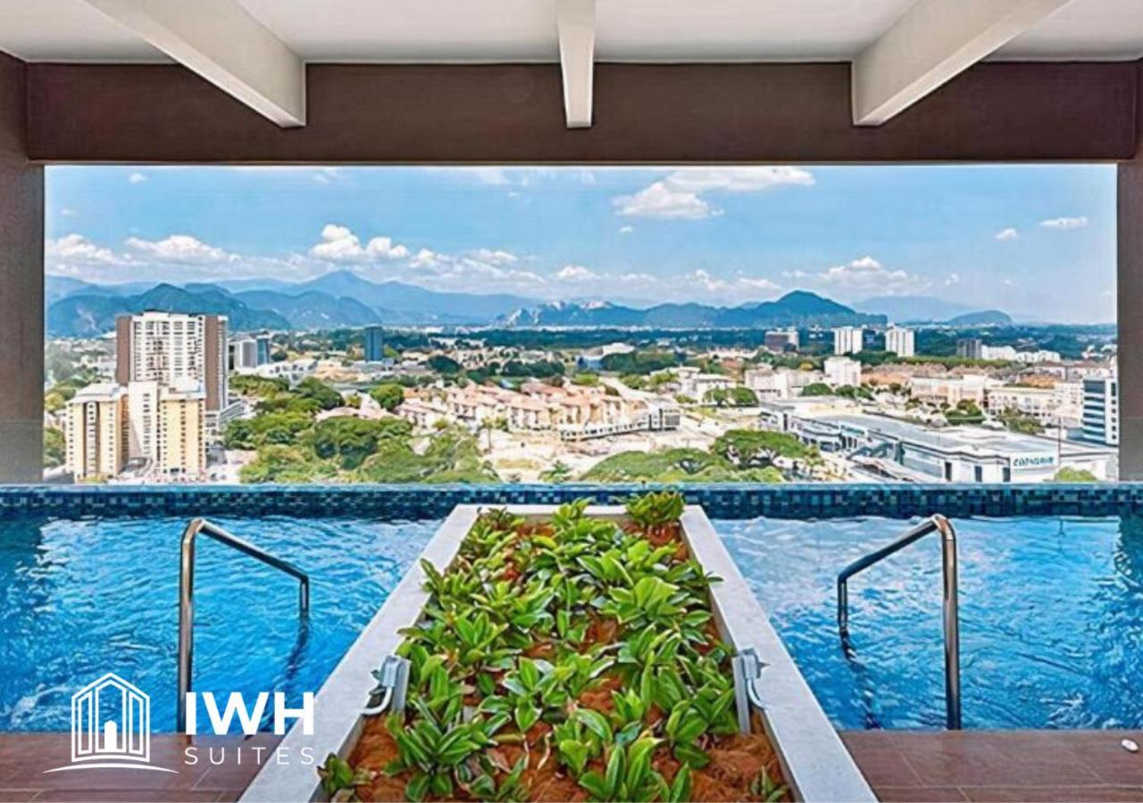 Apartment Horizon Skypool Town 4-11pax By Iwh *