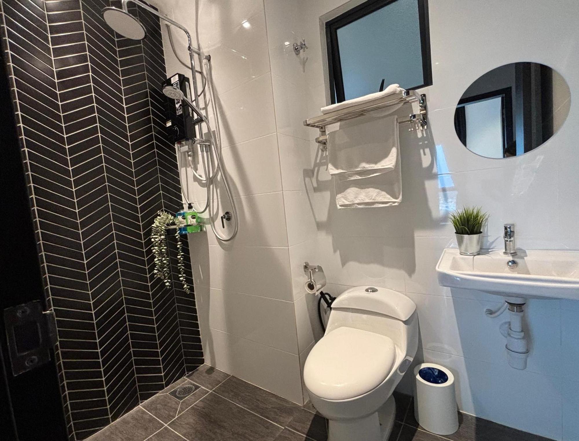 Apartment Horizon Skypool Town 4-11pax By Iwh