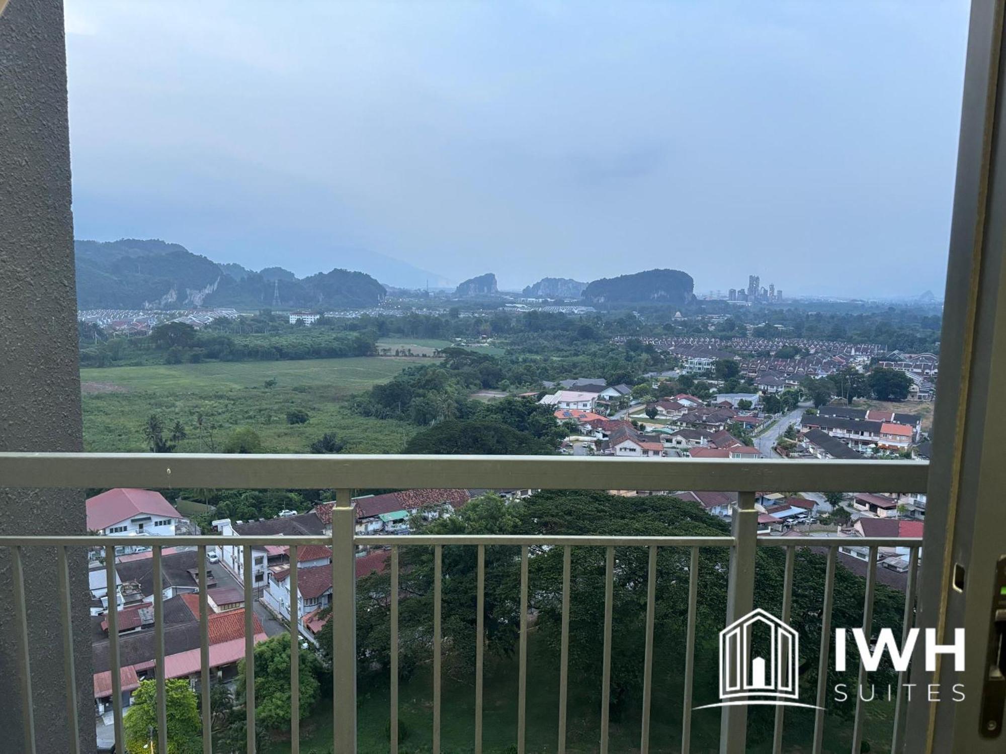 Apartment Horizon Skypool Town 4-11pax By Iwh